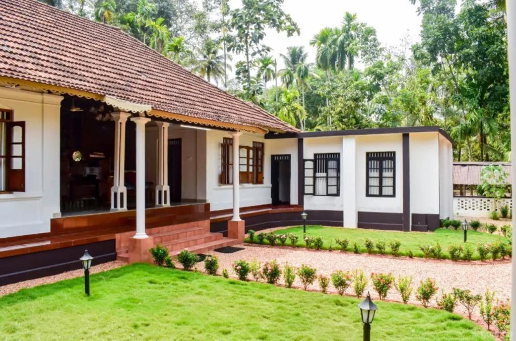 Babira Brookside Heritage Resort Kumarakom Exterior photo