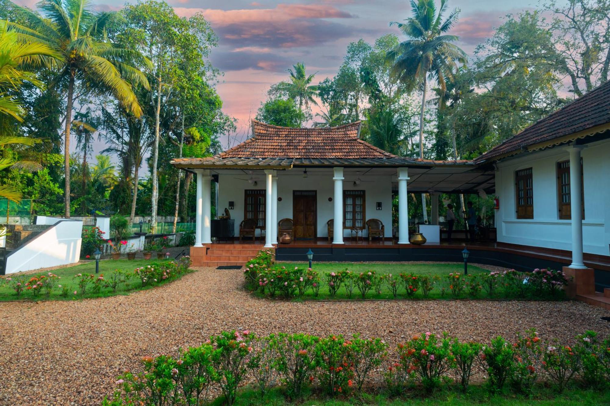 Babira Brookside Heritage Resort Kumarakom Exterior photo