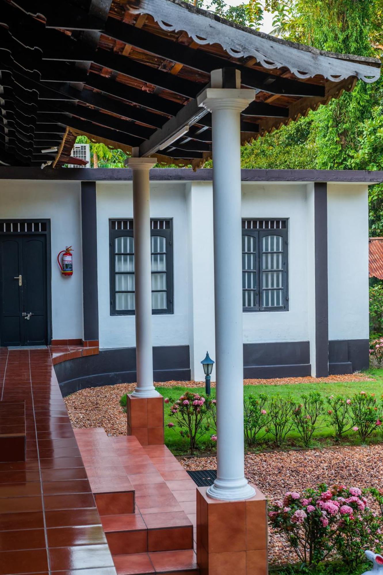 Babira Brookside Heritage Resort Kumarakom Exterior photo