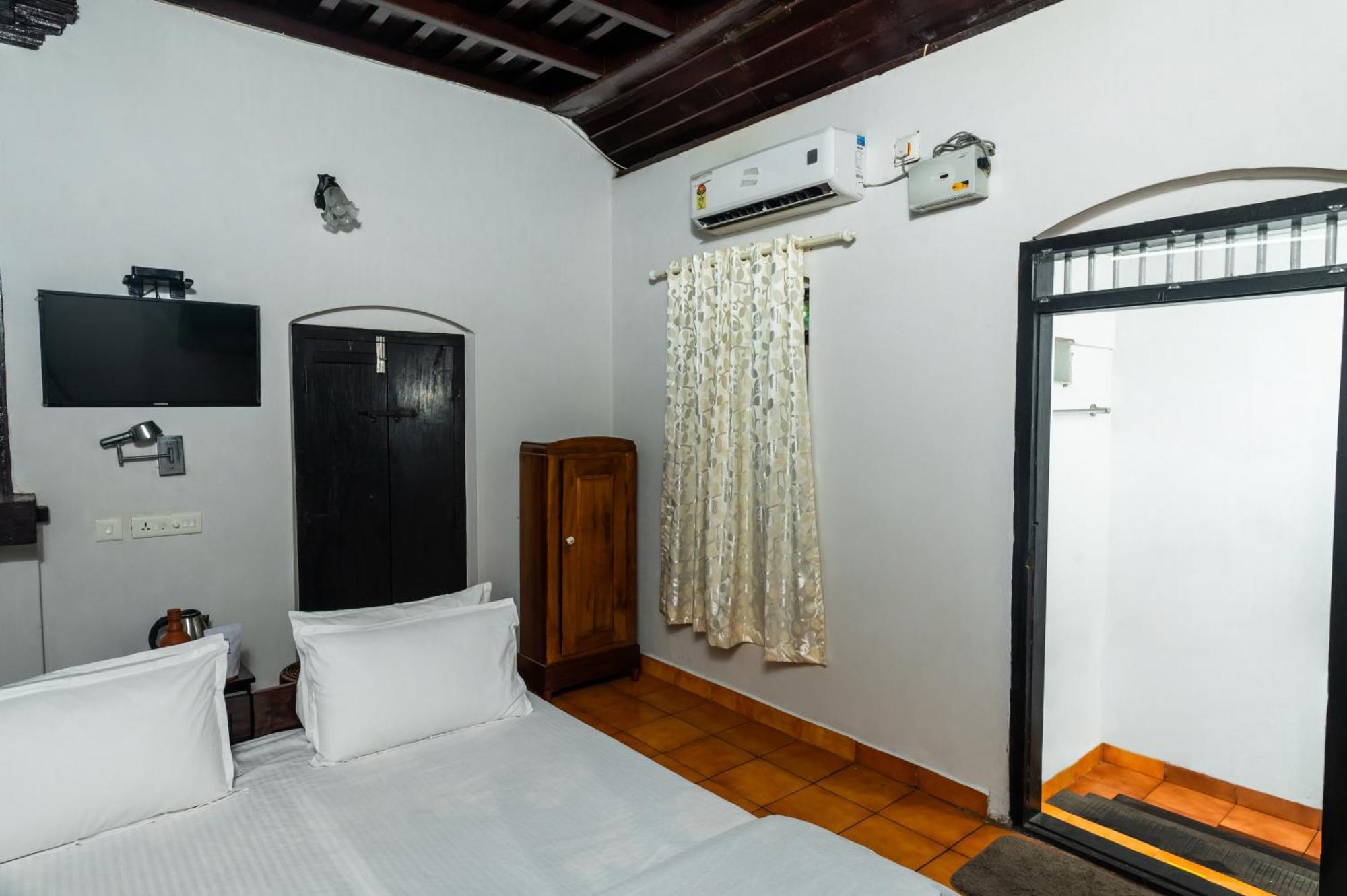Babira Brookside Heritage Resort Kumarakom Exterior photo