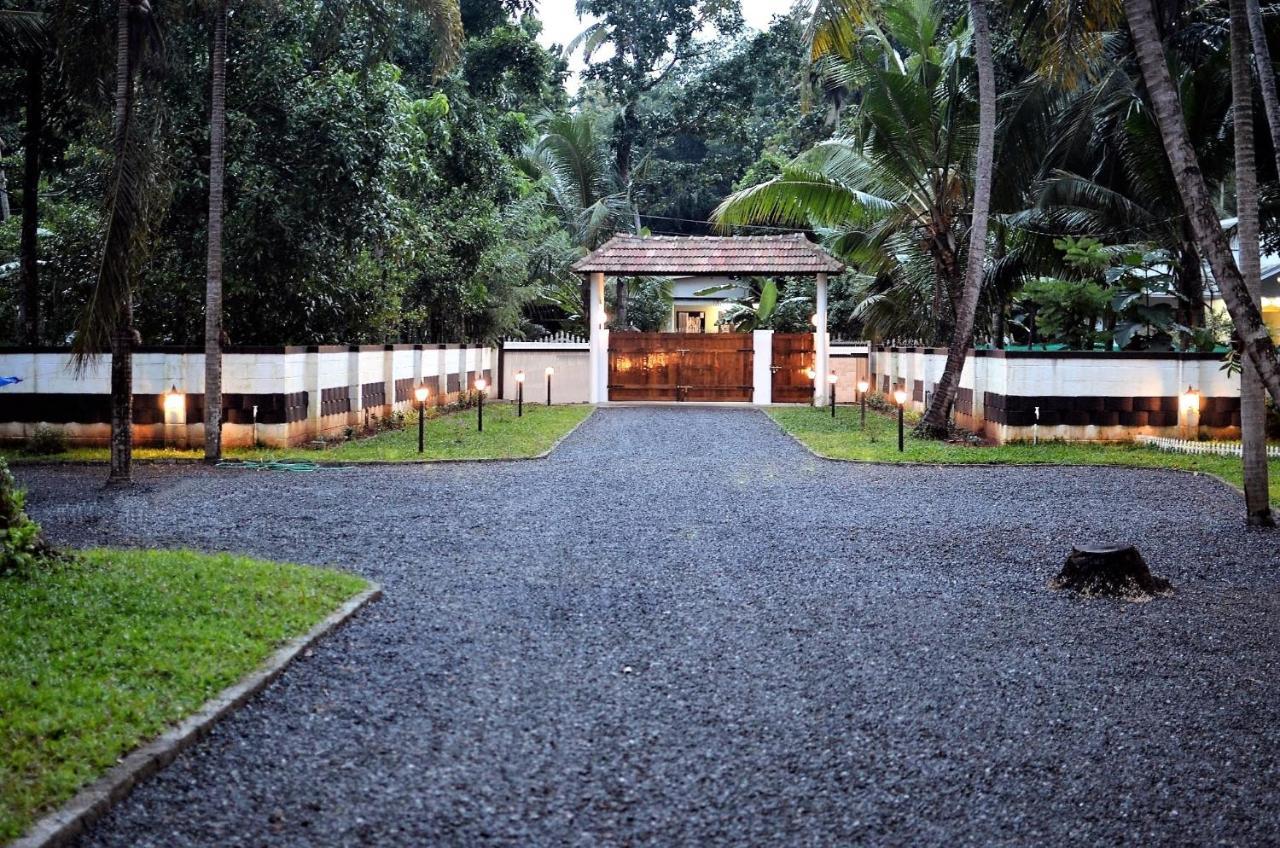 Babira Brookside Heritage Resort Kumarakom Exterior photo